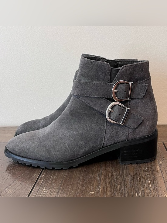 Blondo Shoes - Blondo Grey Waterproof Booties Womens size 6